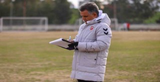 Basatemür ve futbolcular taraftarlardan özür diledi