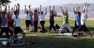 Karşıyaka’da yoga buluşması