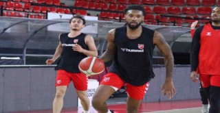 Karşıyaka yeni yılın ilk maçında TOFAŞ'ı konuk ediyor