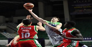 Pınar Karşıyaka'nın gençleri TED Kolejliler ile eşleşti