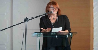 Yakından Geçen Alzheimer Öyküleri kitabı Karşıyaka'da tanıtıldı