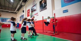 Karşıyaka'da yeni yetenekler keşfediliyor