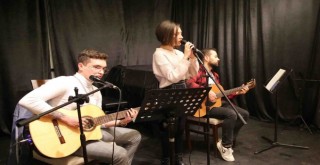 Buca’da sanatın temeli gençlik merkezlerinde atılıyor