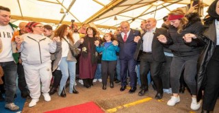 Başkan Soyer Karşıyaka Karadeniz Şenliği Hamsi Şöleni’ne katıldı