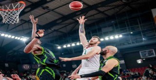 Pınar Karşıyaka, Tofaş'a fark attı