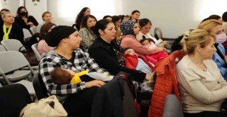 Karşıyaka'da annelere söyleşi düzenlendi