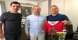 Bahçelievlerspor'dan Başkan Yardımcısı Alptekin'e ziyaret