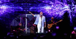 Hakan Altun ve Hüsnü Şenlendirici Aliağa’da sevenleriyle buluştu