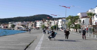 Foça'da bayram sefası akşam sefasına karıştı