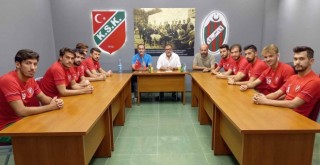 Karşıyaka, İçel İdmanyurdu'nu konuk ediyor