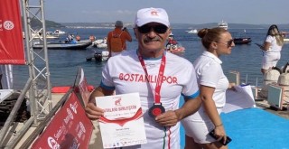 Bostanlısporlu Ateş, Çanakkale Boğazı'nı yüzerek geçti