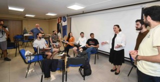 16 Ülkeden gençlik ve tiyatro üzerine çalışan kurumlar bir araya geldi