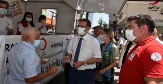 Şehitler için helva dağıttılar