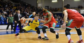 Pınar Karşıyaka çeyrek final için sahada