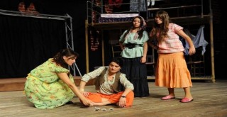 Karşıyaka’da 7’den 70’e tiyatro şöleni