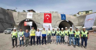 Trafiğe nefes aldıracak Onat Tüneli’nde ışık göründü