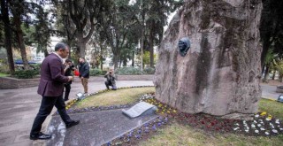 CHP Lideri Özel'den Zübeyde Ana'ya ziyaret