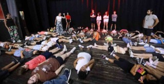 Karşıyaka’da sahne sırası yeni yeteneklerde