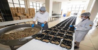 İzmir’de 430 bin kişilik iftar sofrası