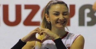 Gizem Öcal Karşıyaka'ya döndü