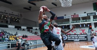 Pınar Karşıyaka, Bahçeşehir'e fark attı