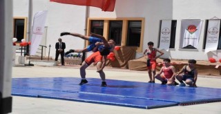 19 Mayıs Karşıyaka’da coşku ile kutlanıyor