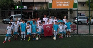 Bostanlıspor futbol da 9 Eylül'ü kutladı