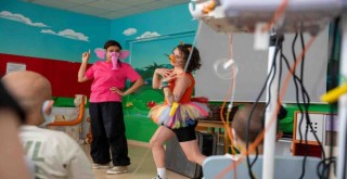 İzmir Şehir Tiyatroları’ndan onkoloji servisindeki miniklere anlamlı proje