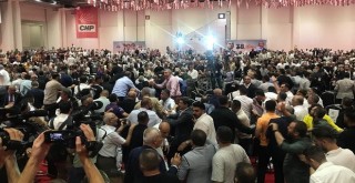 CHP İl Kongresinde yumruklar konuştu...