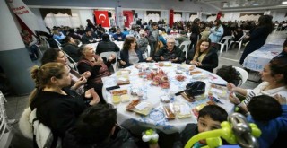 Karşıyakalılar iftar sofrasında buluştu