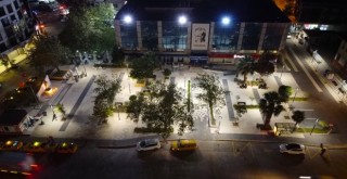 Menderes yeni meydanına kavuştu