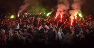 Karşıyaka stadını bekliyor...