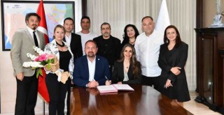 Başkan Utku Gümrükçü de İzmir Aşkına Platformu'nda