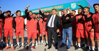 Başkan Tugay, futbolcularla Kaf Kaf çekti...