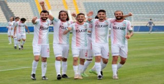 Karşıyaka tam kadro...