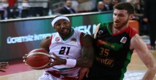 Pınar Karşıyaka evinde hata yapmadı