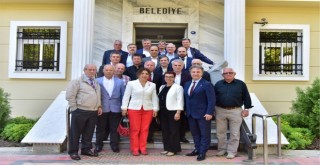 Bornova Belediyesi’nden sivil toplum kurumlarına büyük destek