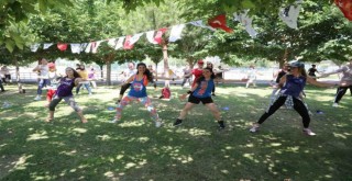 Bayraklı'da sosyal mesafeli Zumba