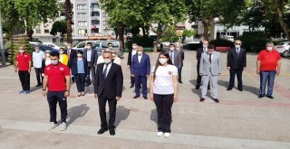 19 Mayıs Karşıyaka’da sade törenle kutlandı