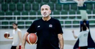 Bornova Belediyesi Karşıyaka'da Şemsettin Baş takımdan ayrıldı