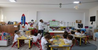 İZMO Deprem Kitabı ile miniklere farkındalık Karşıyaka'dan başladı