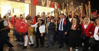 Karşıyaka'da Cumhuriyet coşkusu başladı...