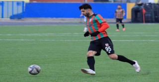 Karşıyaka, Edirnespor'u ağırlıyor