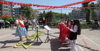 Karşıyaka Çocuk Korosu'ndan harika konser