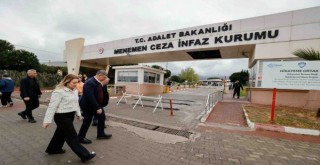Başkan Tugay Menemen Cezaevi’ne götürülen 17 genci ziyaret etti