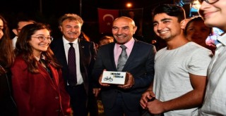 Genç girişimcilere Başkan Soyer'den tam destek