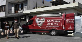 İzmir’de ihtiyaç sahiplerine çorba ve ekmek
