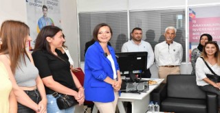 Başkan Kınay sözünü tuttu: Karabağlar'da işsizlikle mücadelede yeni dönem başladı