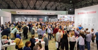 Cumhuriyet sevdalısı İzmir’de ''Cumhuriyet’in 100’ü İzmir'' sergisi açıldı