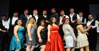 Karşıyaka Belediye Tiyatrosu sezonu noktalıyor